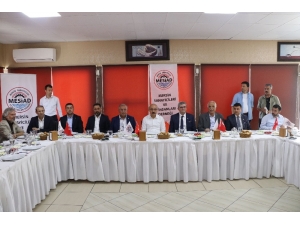 Bakan Elvan: "Ülke Yönetimine Soyunan İnsanlar Öyle Ağzına Geleni Söylememeli"