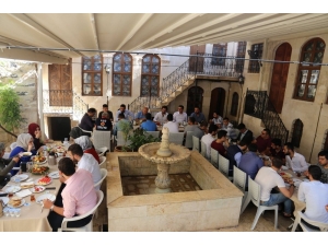 Başkan Kara, Kent Konseyi Gençlik Meclisi Üyeleri İle Bir Araya Geldi