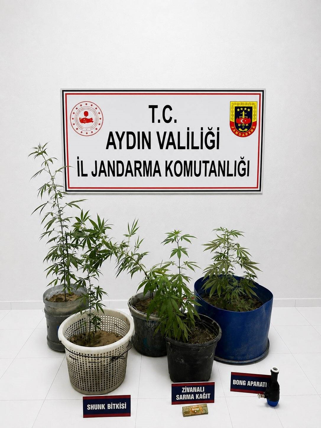 kusadasi-ndaki-uyusturucu-operasyonunda-3-supheli-gozaltina-alindi