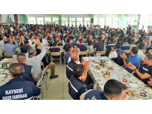 Başkan Akay, Çalışanlarla ’Ordunun Duası’ İle Bayramlaştı