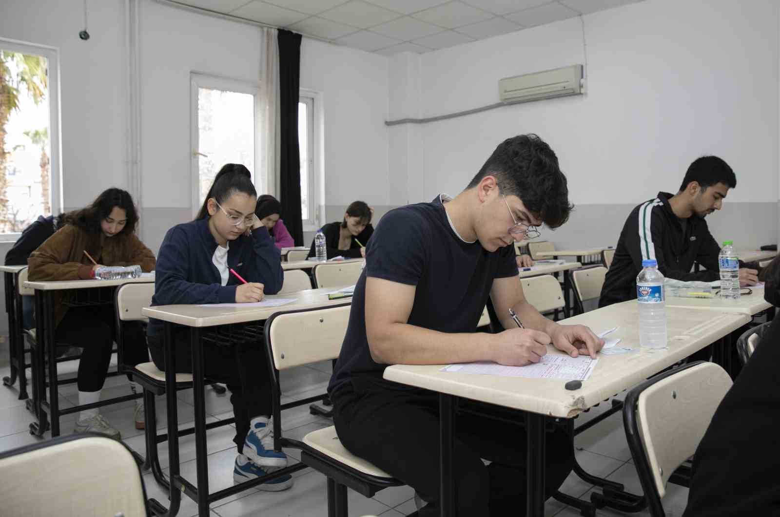 mersin-de-uzmanlardan-yks-adaylarina-onemli-oneriler
