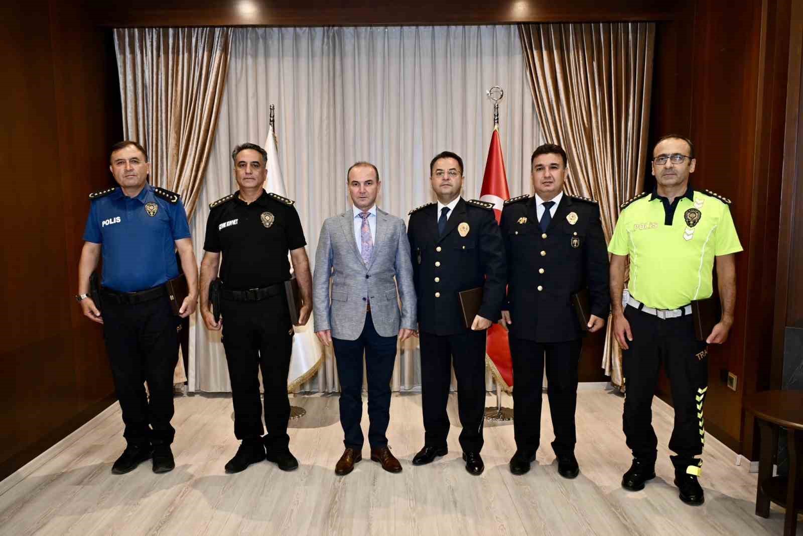 denizli-il-emniyet-mudurlugunde-terfi-heyecani-yasandi