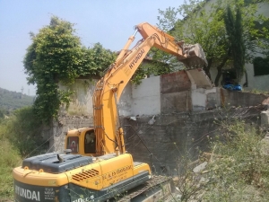 Hereke’de Metruk Bina Yıkımı