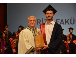 Turizm Fakültesi, Mezunlarını Yeni Hayatlarına Uğurladı