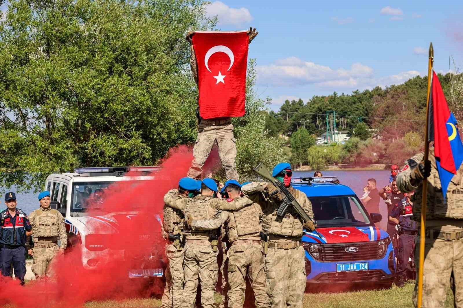 jandarma-teskilati-nin-187-kurulus-yil-donumu-bilecik-te-coskuyla-kutlandi