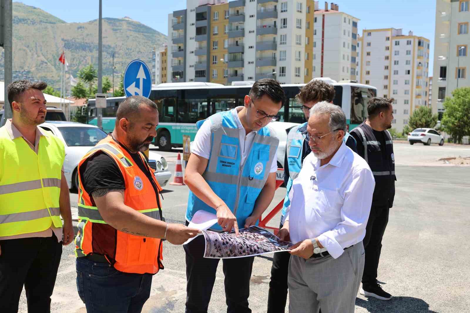 talas-ta-asfalt-yili-hiz-kesmiyor-sayer-caddesi-yeni-yuzuyle-hizmette