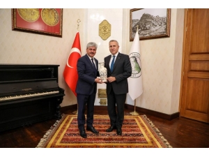 Macar Büyükelçiden Vali Doğan’a Ziyaret