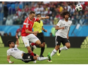 Rusya Rahat Kazandı