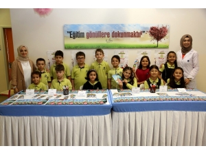 İhlas Kolejinde Masal Sergisi