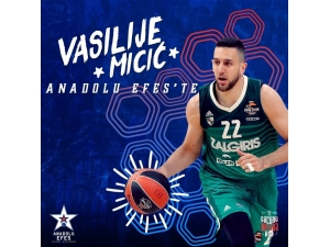 Anadolu Efes Vasilije Micic’i Kadrosuna Kattı