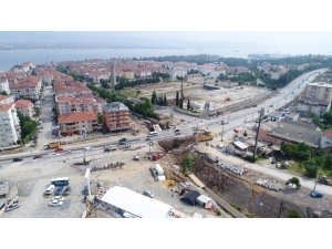 Gölcük Yüzbaşılar Köprülü Kavşağının Yapımına Başlanıldı
