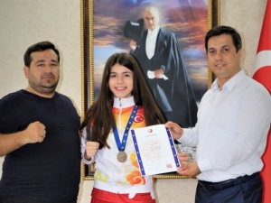 İl Müdürü Öztürk, Avrupa İkincisini Ödüllendirdi