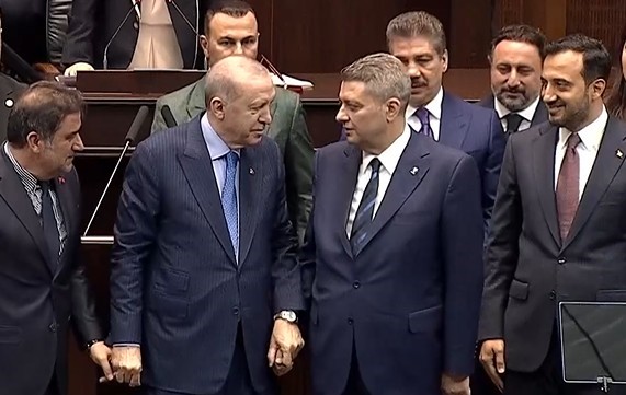 iyi-parti-den-istifa-eden-ersin-beyaz-ak-parti-ye-katildi
