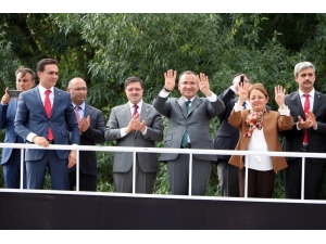 Bozdağ: “Chp’yi Apo’nun Askeri Yapmak Üzere Uygun Adım Marş İleri Doğru Götürüyorsunuz”