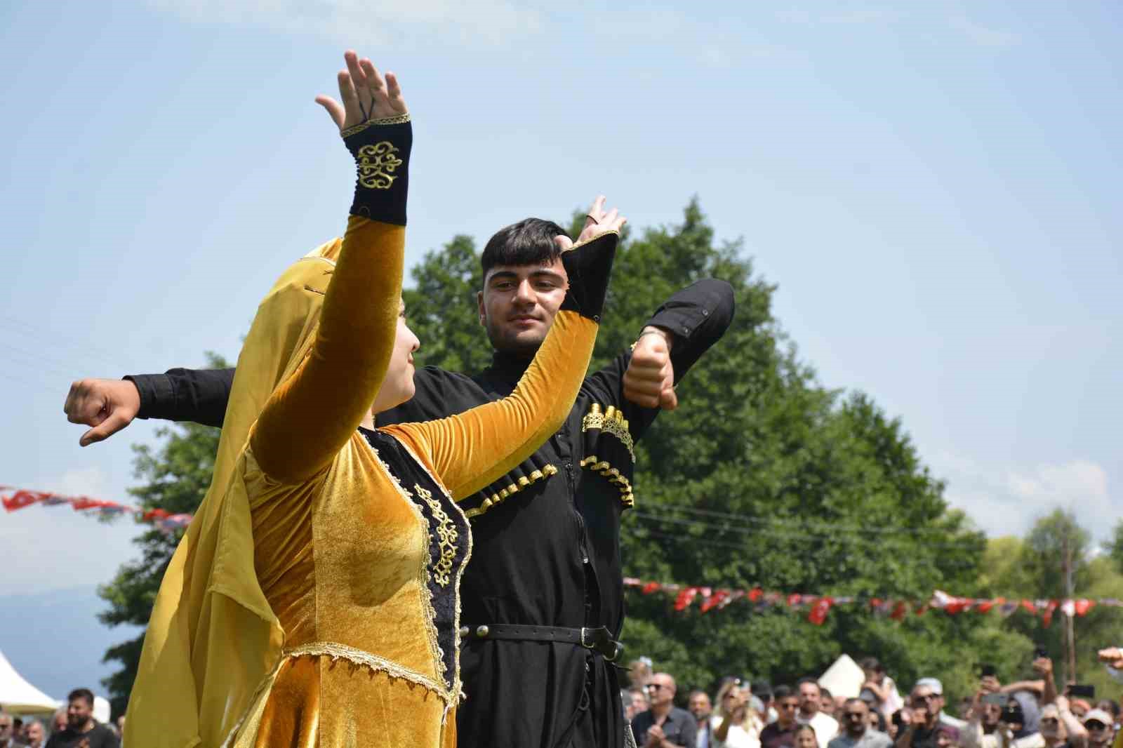 posof-kultur-ve-sanat-festivali-renkli-goruntulere-sahne-oldu