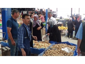 Pazarlarda Patatesin Fiyatı 5 Lirayı Aşınca, Gözler Sandıklı Patatesine Çevrildi