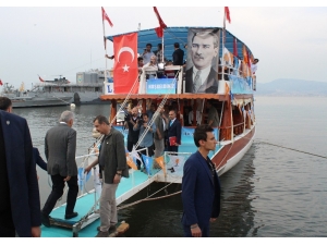 Başbakan’dan Gençlerle Tekne Turu