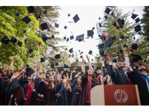 Geleceğin Hukukçuları Coşkuyla Uğurlandı