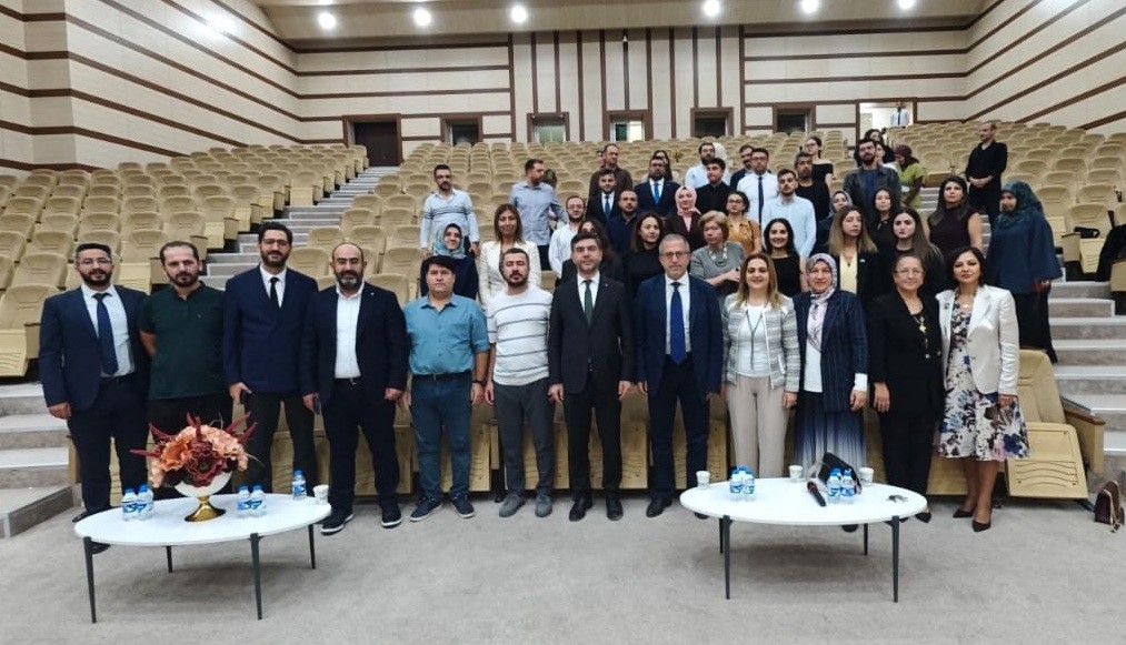 erzurum-da-kadin-dogum-gunleri-sempozyumu-duzenlendi