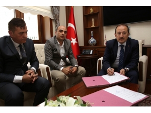 Bayburt’ta ‘Onlarca Renk, Yüzlerce Kültür, Dünya 5’ten Büyüktür” Projesi İçin Protokol İmzalandı