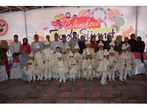 Ak Partili Özkan, Toplu Sünnet Şölenine Katıldı