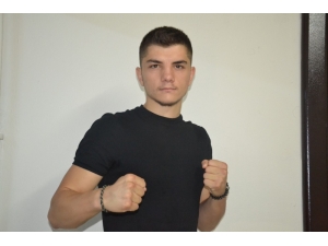 Balıkesirli Boksör Dünya Şampiyonluğu İçin Ringe Çıkıyor