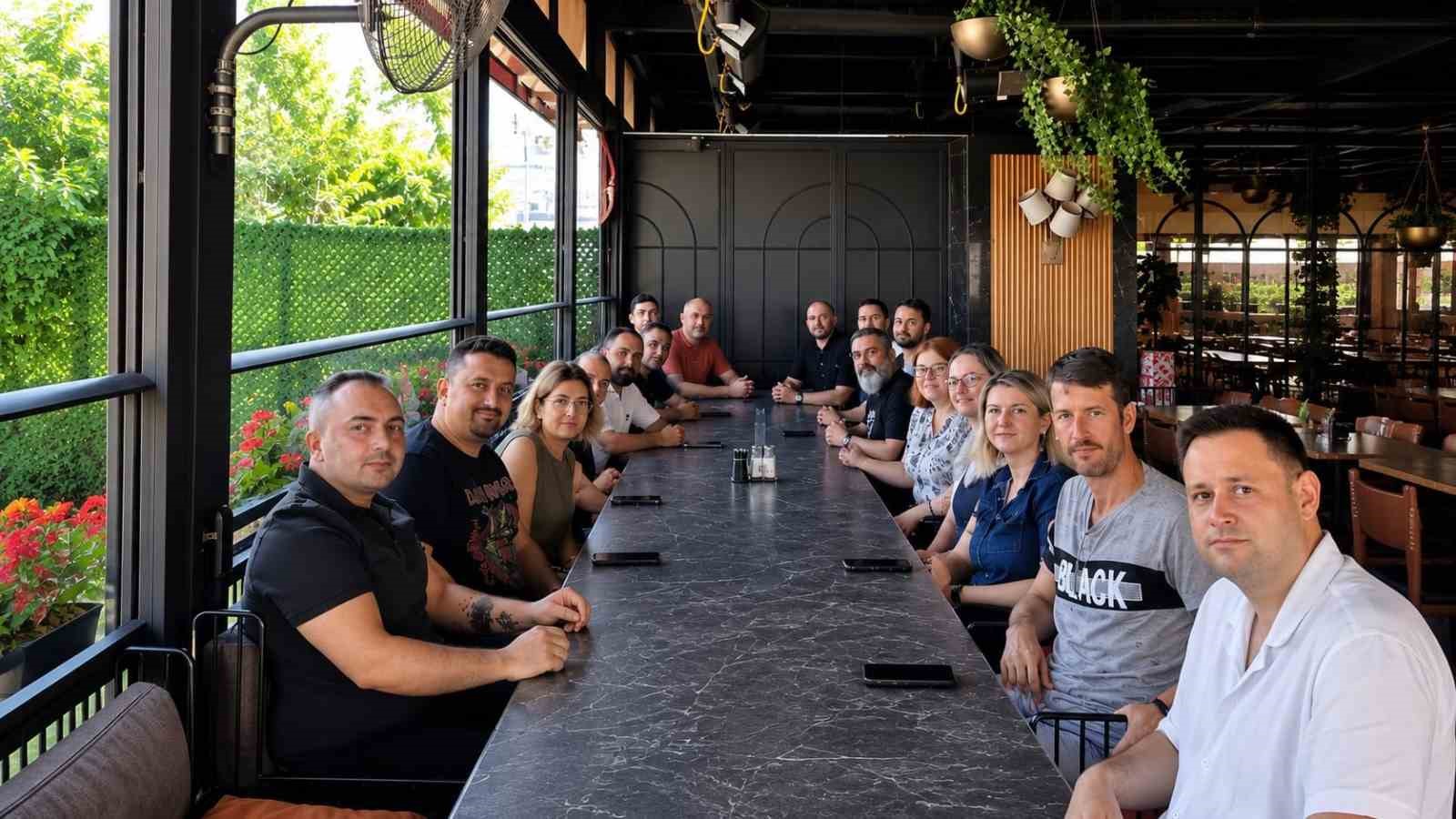 bandirma-da-klinisyen-veteriner-hekimler-mesleki-istisare-toplantisinda-bulustu