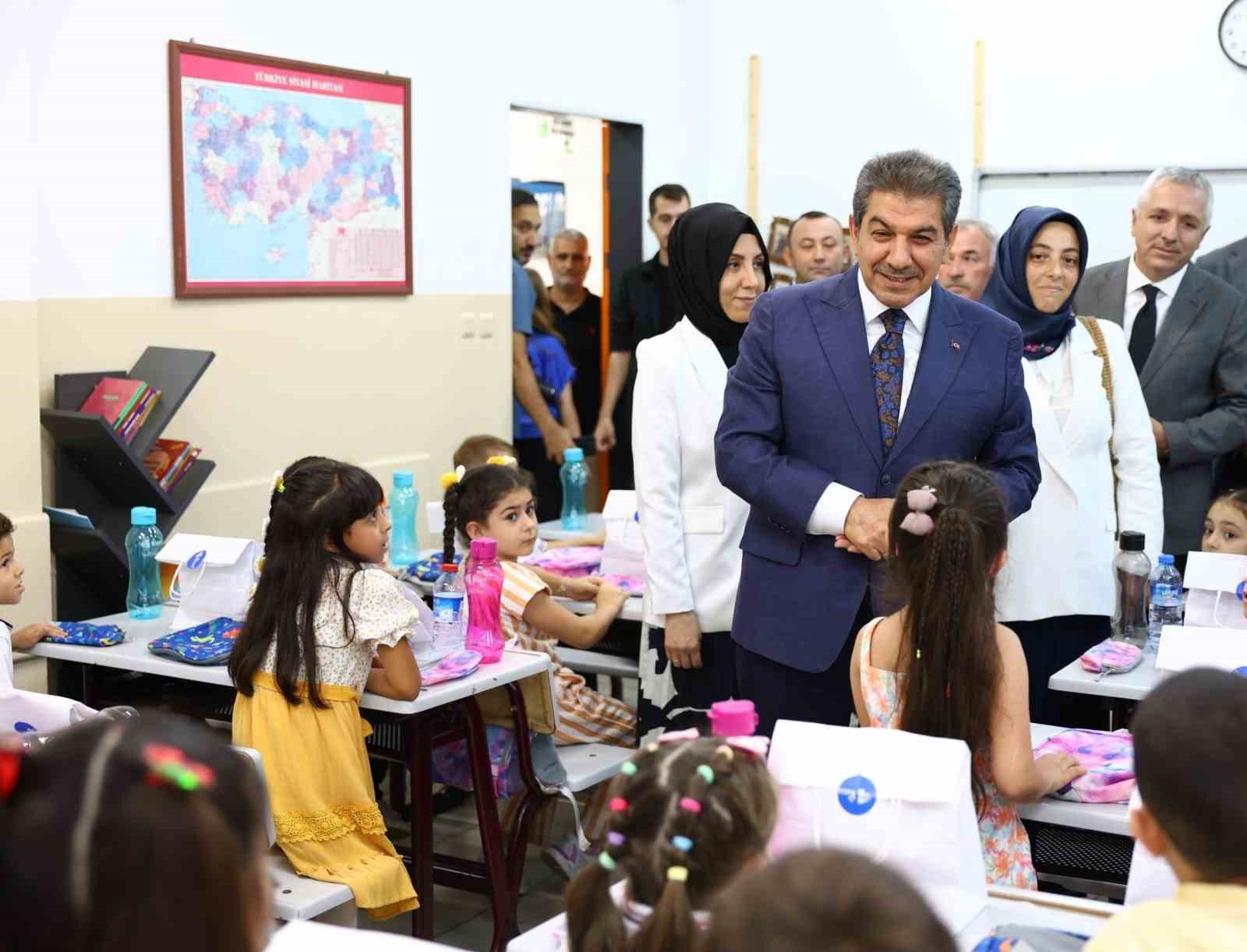 esenler-belediyesi-nden-miniklere-kirtasiye-destegi
