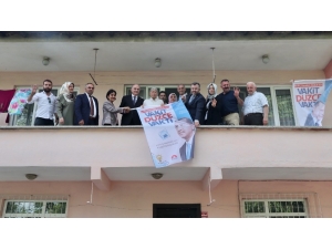 Bakan Özlü, Ev Ziyareti Yaptı Ak Parti Bayrağı Astı