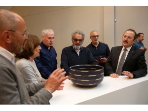 Vali Pehlivan “Toprak” Sergisinin Ön İzlemesine Katıldı