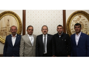 Şadder Yönetim Kurulu Üyeleri Vali Pehlivan’ı Ziyaret Etti