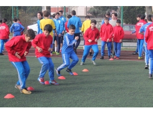 Büyükşehir Futbol Okulu’na Yoğun İlgi