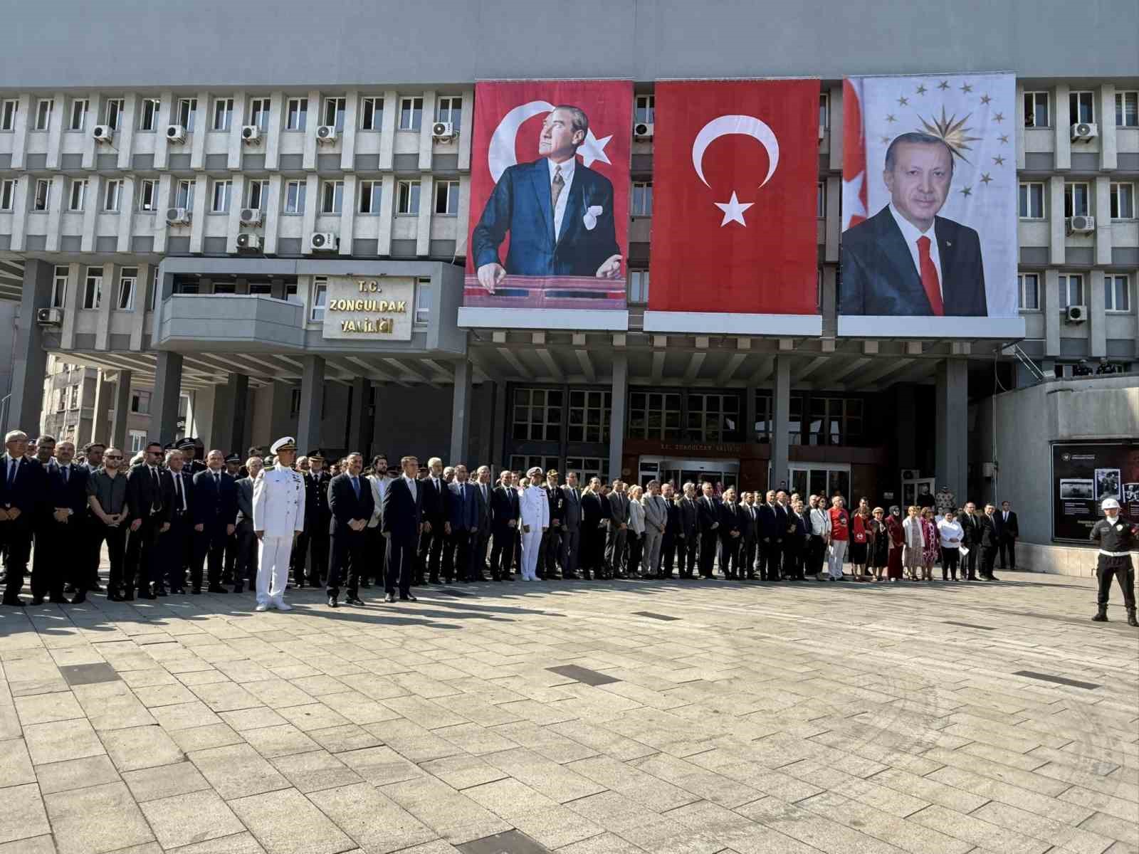 ataturk-un-zonguldak-a-gelisinin-95-yil-donumu-kutlandi