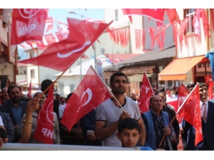 Mhp’ye Pasinler’de Sevgi Seli