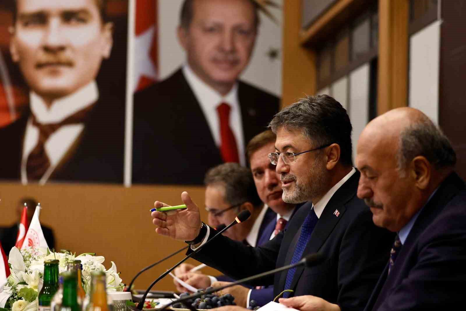 tarim-ve-orman-bakani-yumakli-erzincan-da-cesitli-temaslarda-bulundu