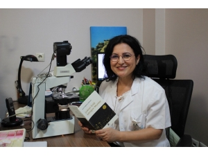 Patoloji Uzmanından Şiir Kitabı