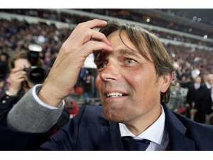 Cocu Fenerbahçe’ye Kupalarla Geliyor