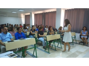 Akdeniz Üniversitesi’nden Hemşirelere ’Bakım Davranışları Geliştirme Kursu’