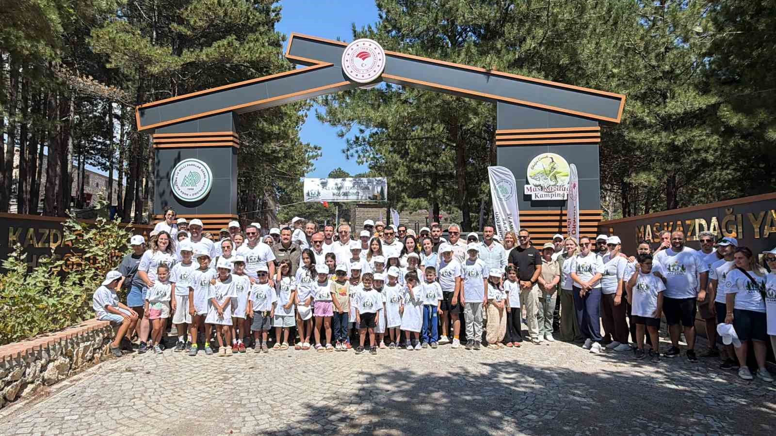 kazdaglari-nin-essiz-dogasinda-aile-kampi-duzenlendi