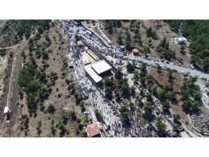 Geleneksel Yaz Şenliği Ak Parti’nin Gövde Gösterisine Dönüştü