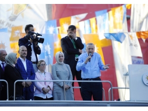 Cumhurbaşkanı Erdoğan: “Erbakan Hoca Mezardan Çıkıp Gelse, İlk Bunları Mezara Gömer”