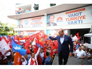 Bakan Çavuşoğlu, Alanya’da İstikrar Yürüyüşüne Katıldı