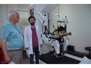 Robot Tedavisi Felçli Hastaların Umudu Oldu