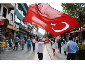 ’Sevgi Yürüyüşü’ne Büyük İlgi