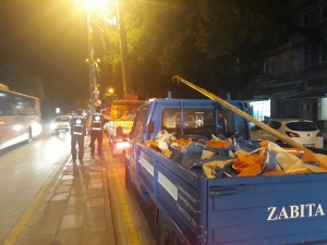 Başkent’te Parti Bayrakları Yasaklar Nedeniyle Toplandı