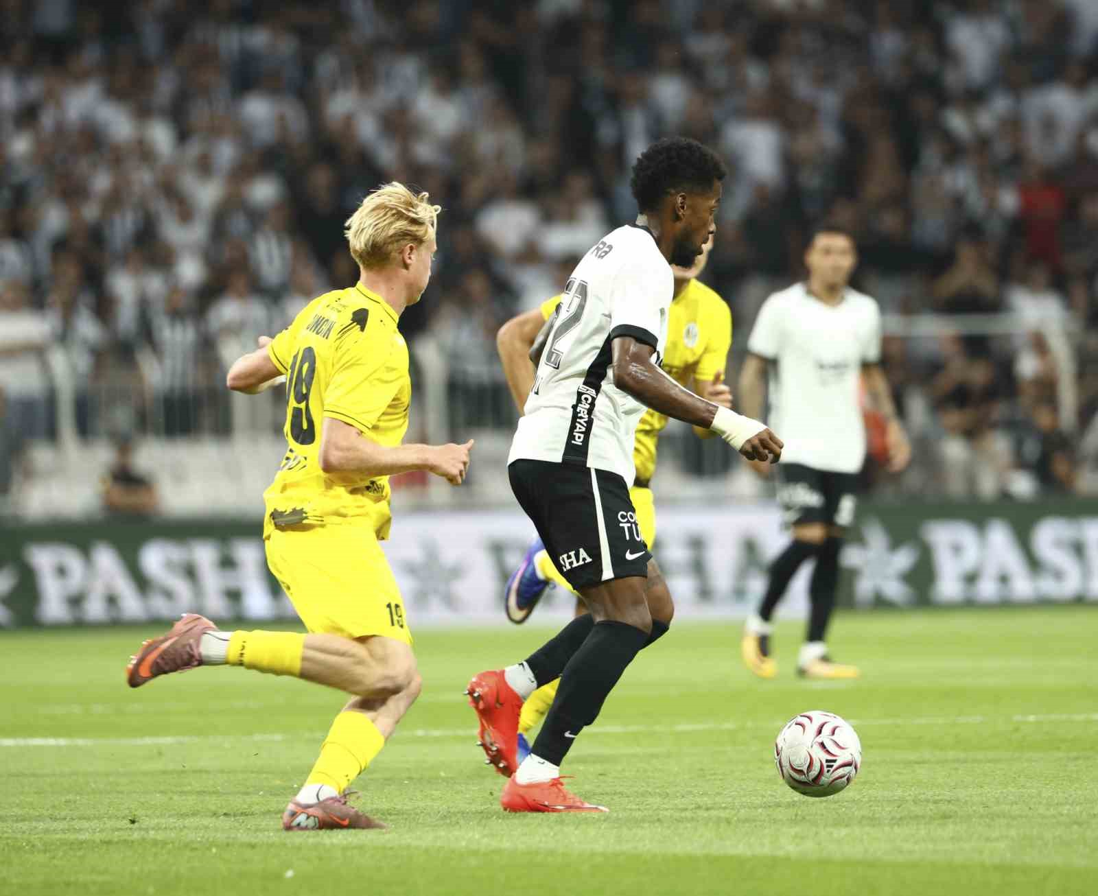 uefa-avrupa-ligi-besiktas-0-hradec-kralove-0-mac-devam-ediyor