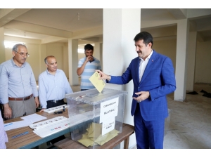 Eyyübiye Belediye Başkanı Mehmet Ekinci Oyunu Kullandı