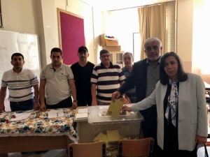 Milletvekili Dülger Oyunu Eşi İle Birlikte Kullandı