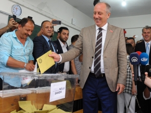 Cumhurbaşkanı Adayı Muharrem İnce Memleketi Yalova’da Oy Kullandı