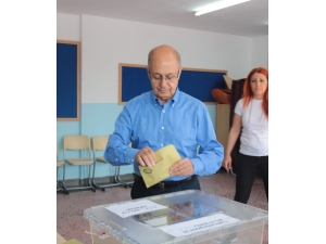 10. Cumhurbaşkanı Ahmet Necdet Sezer, Oyunu Kullandı